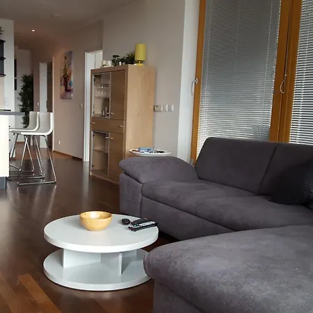 With Parking Centre Apartamento Brno